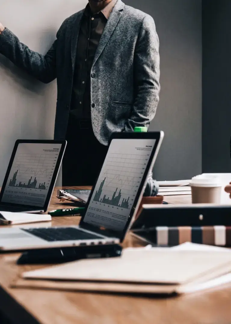Planes estrategicos con pasos medibles con KPI's